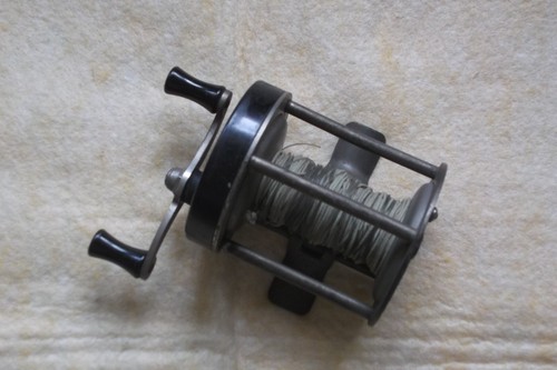 Moulinet peche ancien - de,