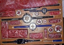 Jeu de tarauds et filières