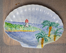 Plat en forme de coquillage