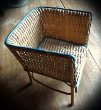 Petit fauteuil jouet poupée