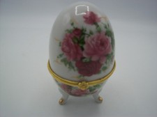 Objet Décoratif Vintage- Oeuf en Porcelaine sur Pieds Style Fabergé- Collection