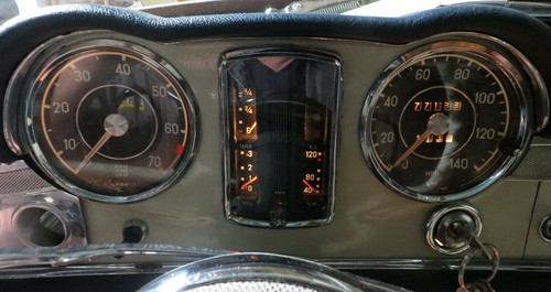 Center glass for mercedes - glass,