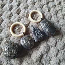 Lot De 4 anciens hochets Bébé  en argent massif art déco Et Art Nouveau Grelots