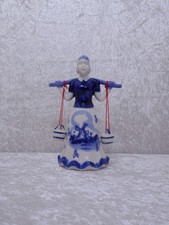 Figurine En Porcelaine Femme Porteuse D'Eau Hollandais - Vintage - 16,5 Cm