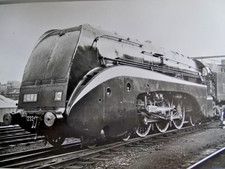 rare carte photo-CPA train locomotive futuriste 232/ cheminots/à identifier-266