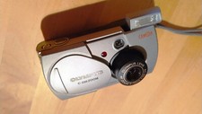 Appareil photo numérique vintage: OLYMPUS CAMEDIA C-220 ZOOM, 2Mp - Japon 2002