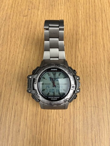 Montre numérique pour homme