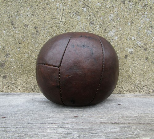 Ancien ballon cuir medicine - ancien, en