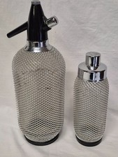 VINTAGE ANCIEN SIPHON A EAU DE SELTZ ET SON SHAKER GRILLAGÉ