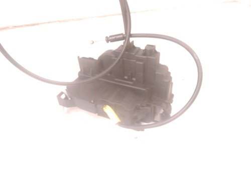 Serrure porte moteur avant - porte,