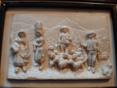 Bas relief calcaire - bas,