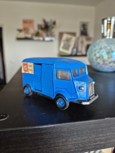 Voiture miniature vintage