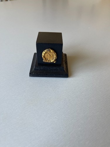 Socle noir brillant avec - socle,