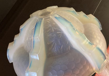 Coupelle abat-jour verre opalescent à bandes Ezan Lacroix Petitot Art Déco