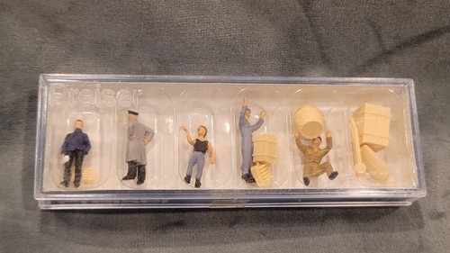 Preiser scale miniature - scale,
