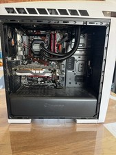 SETUP GAMING COMPLET BON ETAT: Tour gaming + écran + clavier/souris