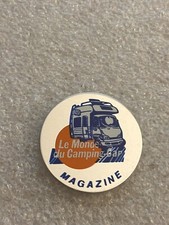 pin's " le monde du camping