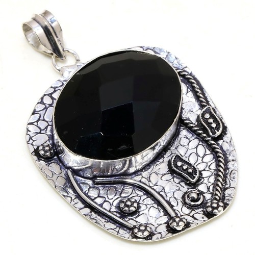 Pendentif bijou ancien fait