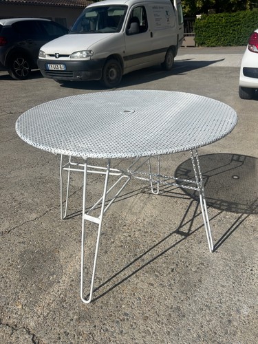 Table jardin attribuée - de,