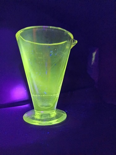 Ancien verre doseur gradué - ancien,