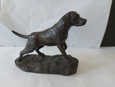 STATUETTE SCULPTURE RÉSINE IMITATION BRONZE CHIEN DE CHASSE Signée J. SPOUSE