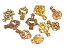 Lot 10 anciens anneaux,boucles ou têtes de clés,clefs,commode,Buffet,meuble, Key