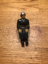 1 Pompier pour camion pompier CIJ Renault & Saviem 1/15eme