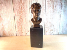 Buste César Auguste en bronze sur un soclle en marbre noir d'après Milo