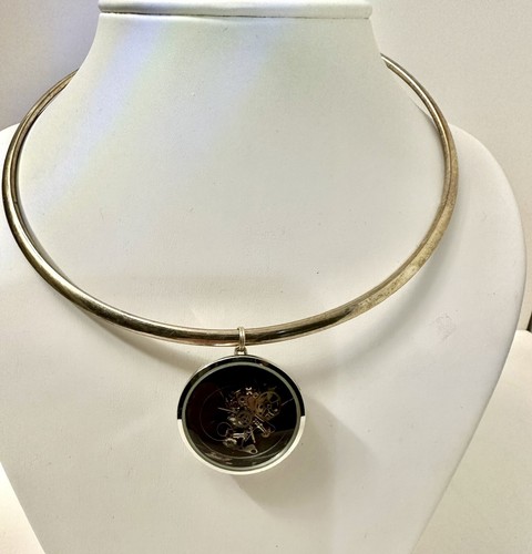 Collier ras cou - de, argenté