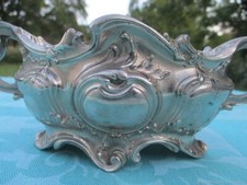 Cache pot ancien médaillon