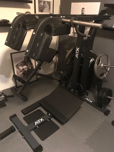 Machine squat - à,