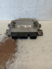 Calculateur moteur renault - calculateur,