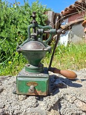 Ancien petit Moulin à café