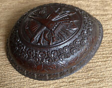 DEMI NOIX DE COCO SCULPTÉE TRAVAIL DE BAGNARD  DE PONTON ART POPULAIRE FIN XVIII