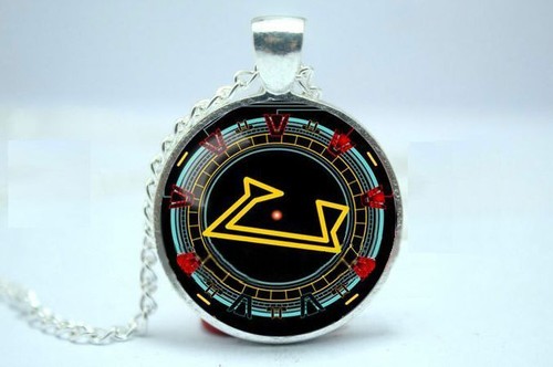 Stargate pendentif porte des