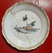 ASSIETTE FAIENCE DE NEVERS BARQUE BASSIN POISSONS