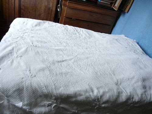 Linge ancien boutis - ancien, piqué
