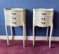 2 tables de nuit en bois du