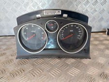 Compteur vitesse - OPEL ZAFIRA II (B) 1.9CDTi 100CV 227.380KMS - Réf : 13216684