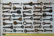 05 - lot 40 clés anciennes porte portail buffet armoire maison déco sculpture