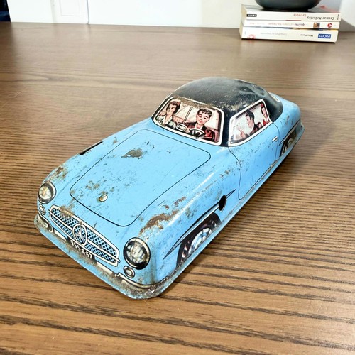 Voiture joustra ancienne - joustra, en