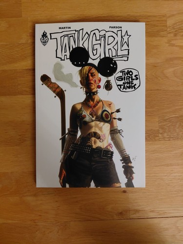 Tank girl two girls one - one,