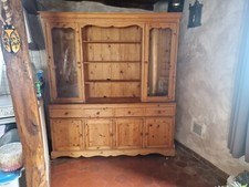 superbe meuble vaisselier en pin bon état