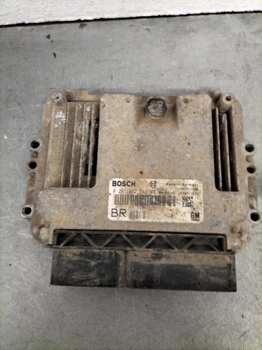 Calculateur moteur opel zafira - calculateur,