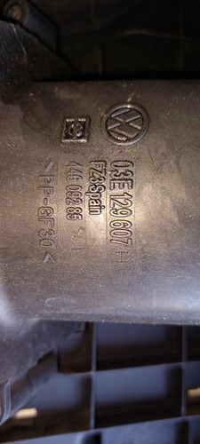 Cache moteur avec boîtier