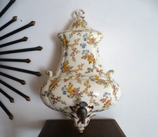 Fontaine en faience de