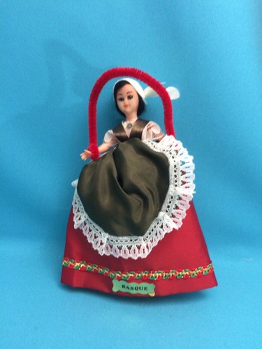 Poupée folklorique régionale