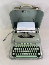 Machine à écrire Hermes 3000