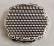 Boîte à priser, pilules en