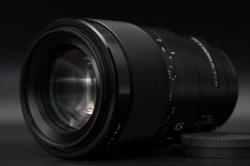 Sony 90mm macro g oss - 90mm, f2.8